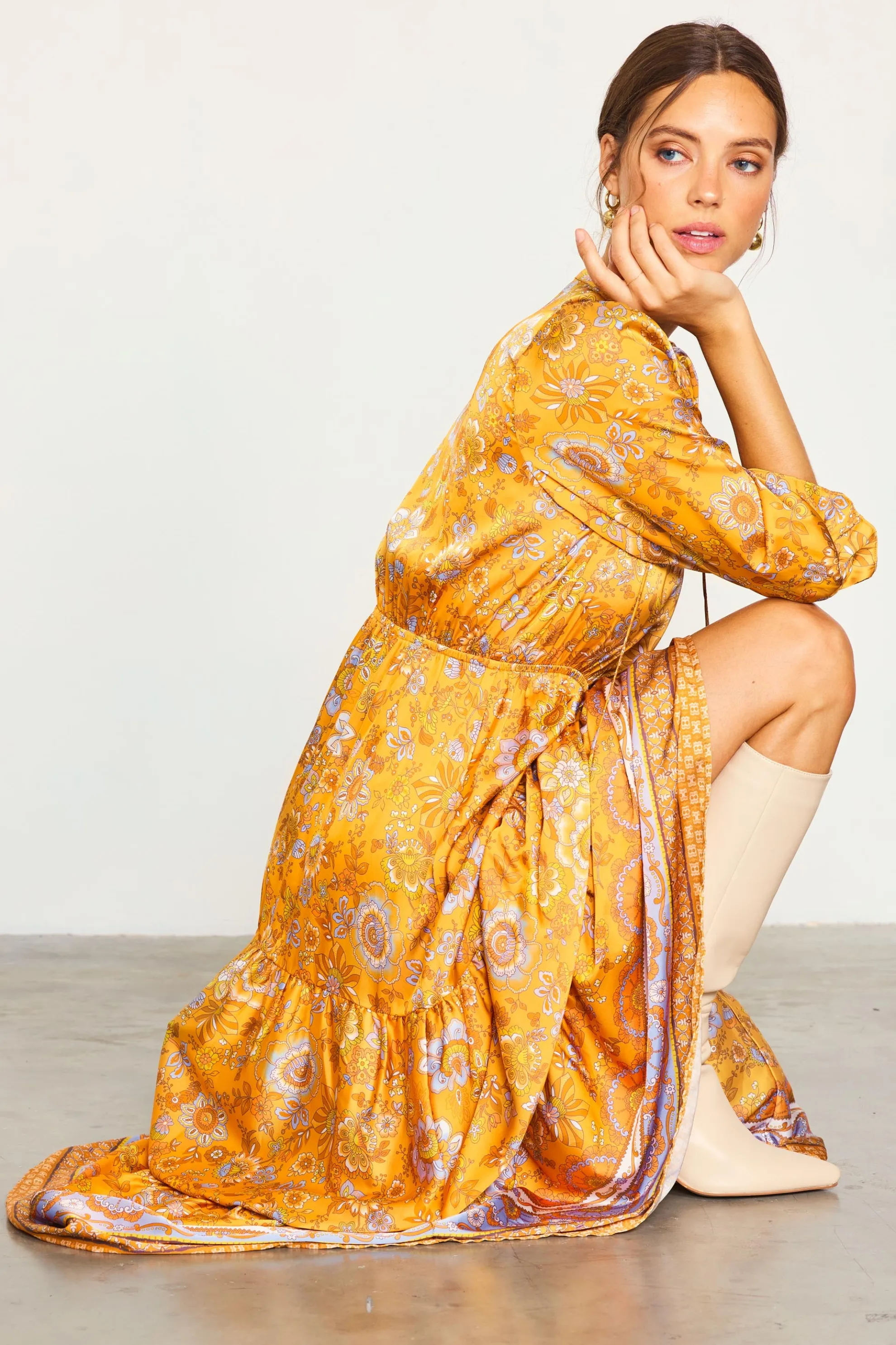 Retro Floral Motif Maxi Dress